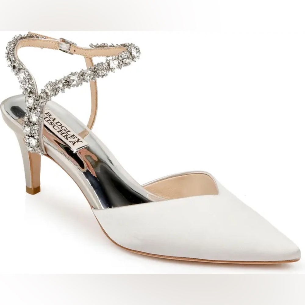 Badgley Mischka Galaxy Embellished Ankle Strap Pointed Toe Pump size 9.5 ivory